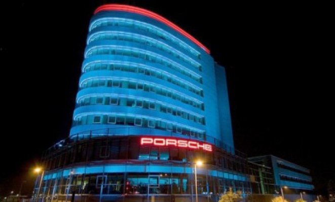 Porsche reduce programul săptămânal de lucru, dar menţine salariile